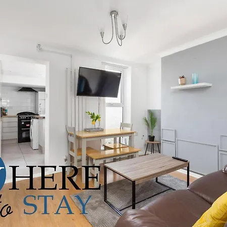 Entire Modern House Center Апартаменты *