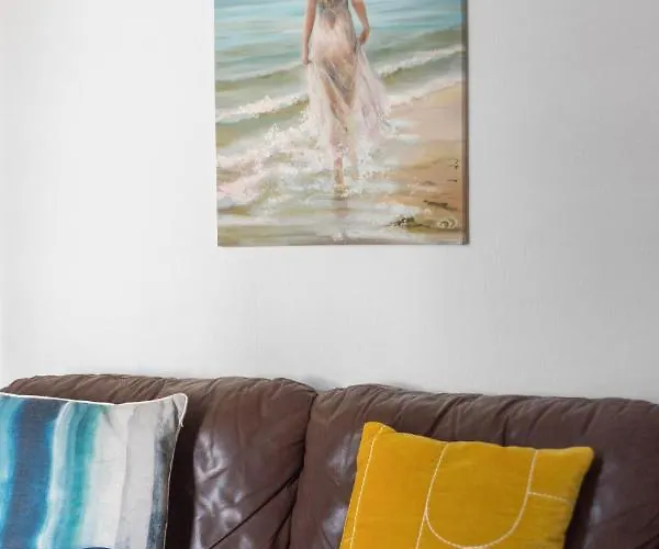 Entire Modern House Center Apartamento