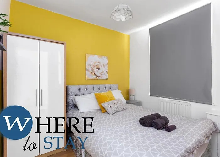 Entire Modern House Center *