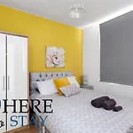 Entire Modern House Center *
