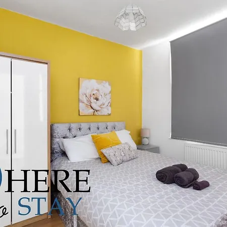 Entire Modern House Center *