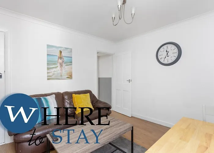 Entire Modern House Center Barrow-in-Furness