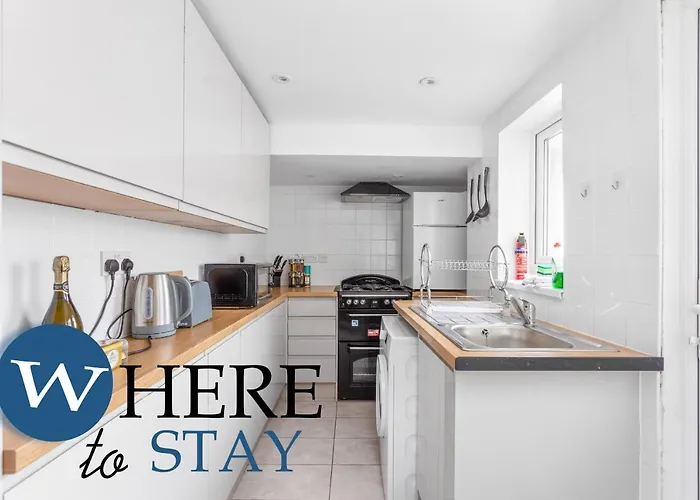 Διαμέρισμα Entire Modern House Center *